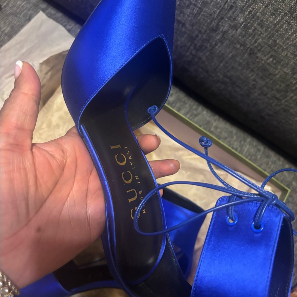 Gucci Satin Blue Pumps - Picture 2 of 12